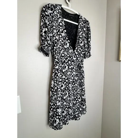 Banana Republic Black White Floral Wrap Dress 6 Lined Short Sleeve Feminine - Picture 6 of 7